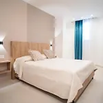 Bed & Breakfast M S 4*