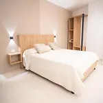 M S Bed & Breakfast 4*